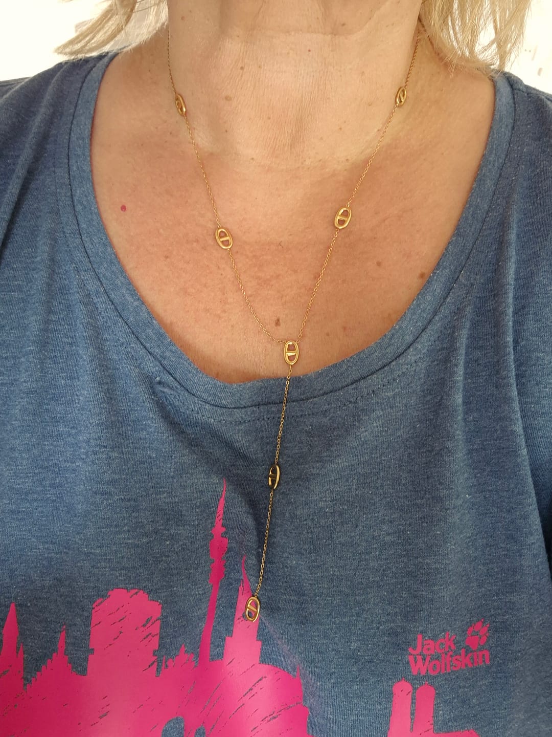 Customer photo review of Deluxe Teresa Kette 14K Vergoldet