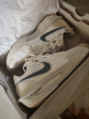 Customer photo review of Nike Men's G.T. Cut 3 EP Basketball Shoes