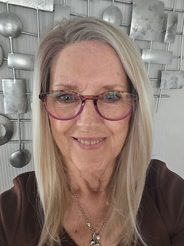 Customer photo review of [PRE-ORDER] JBEXTENSION 18 Inches Mix Blonde Headband Wig POSE FLOW HAIR - MIX BLONDE