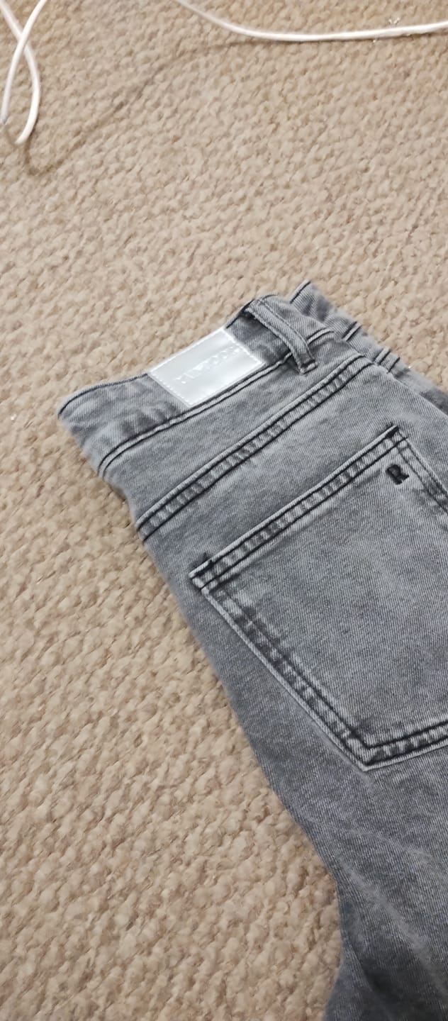 Customer photo review of Pantalón Tachas Frontales Black