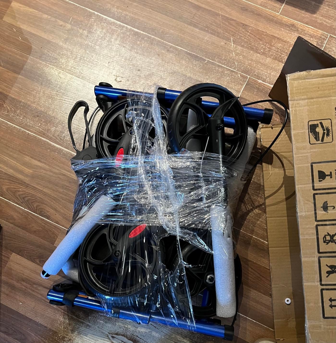 Customer photo review of MT-8151 Dual-Brake Upright Walker 8" Wheels