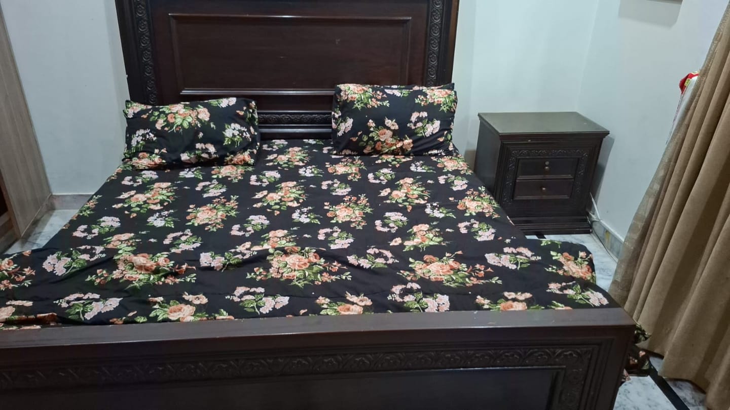 Customer photo review of VERDANT summer comforter set- 7 pcs