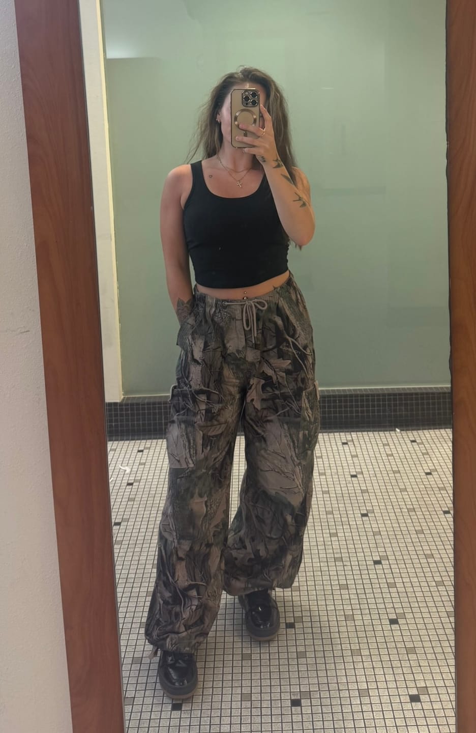 Customer photo review of W283 Off-Duty pants