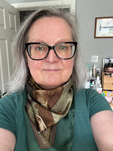 Customer photo review of Brand New Gucci Duck Pond Design Vintage Silk Scarf