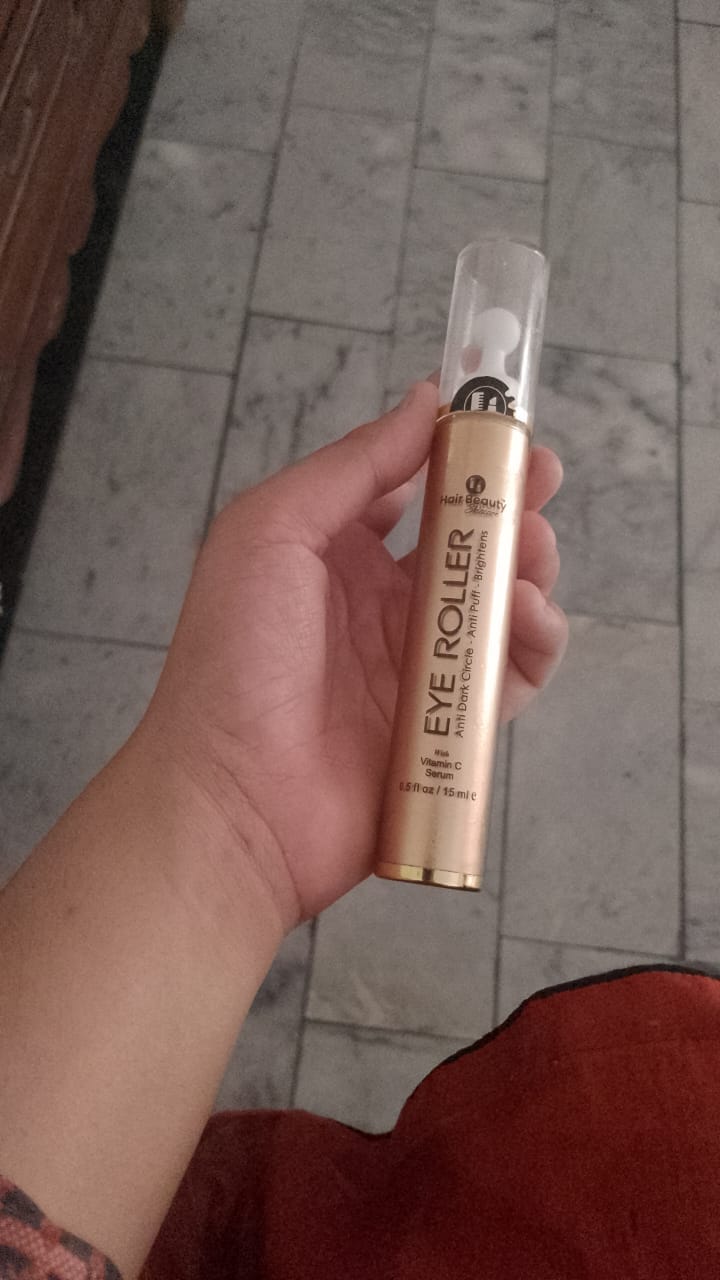 Customer photo review of Eye Roller | Eliminates Dark Circles & Puffy Eyes