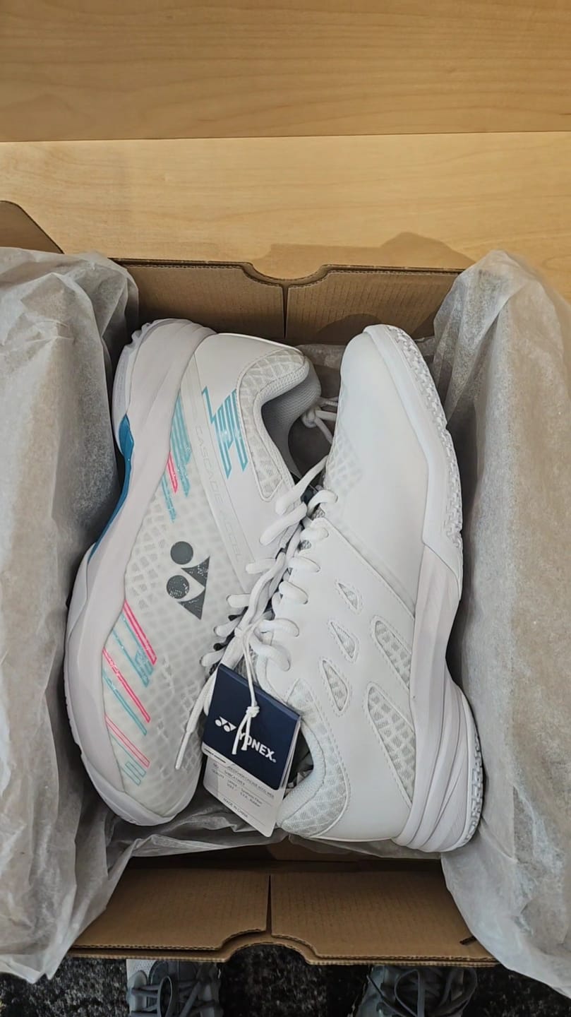 Customer photo review of Yonex Power Cushion CASCADE ACCEL Wide Unisex