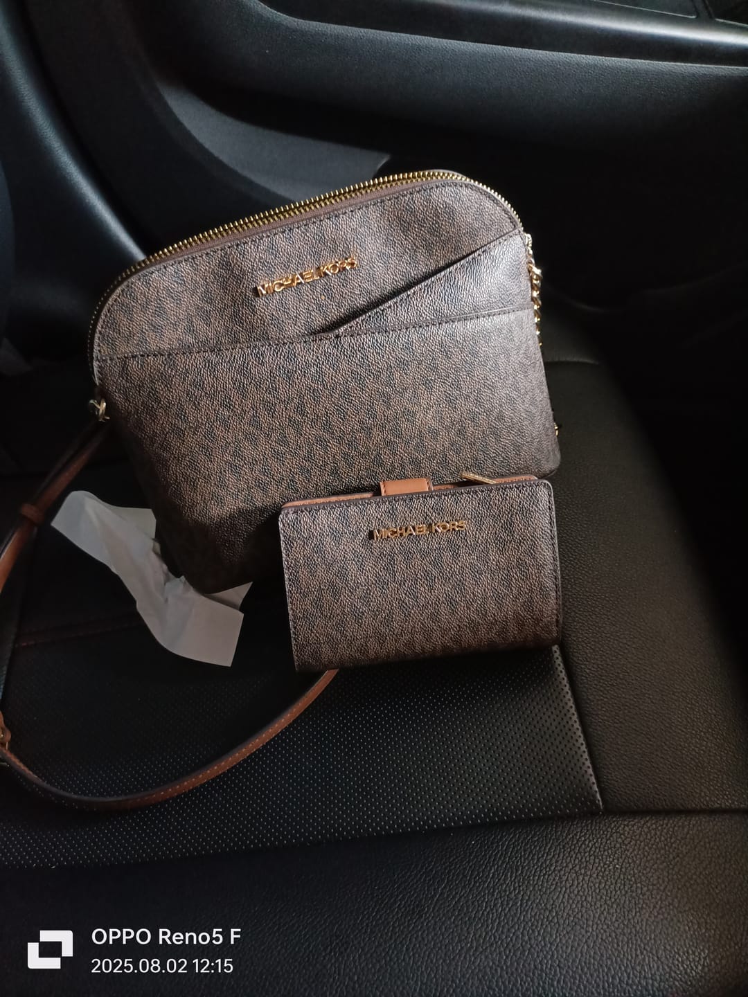 Customer photo review of RM290 SAS Anniversary Special (PRE-ORDER) Michael Kors Jet Set Travel Medium Bifold Zip Corner Wallet In Monogram Brown