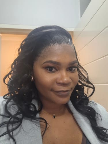 Customer photo review of KOURT - Brazilian 13x4 Lace Front Wig