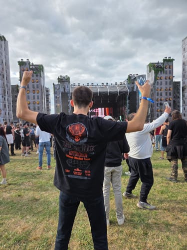 Customer photo review of Gabbermeister - T-shirt