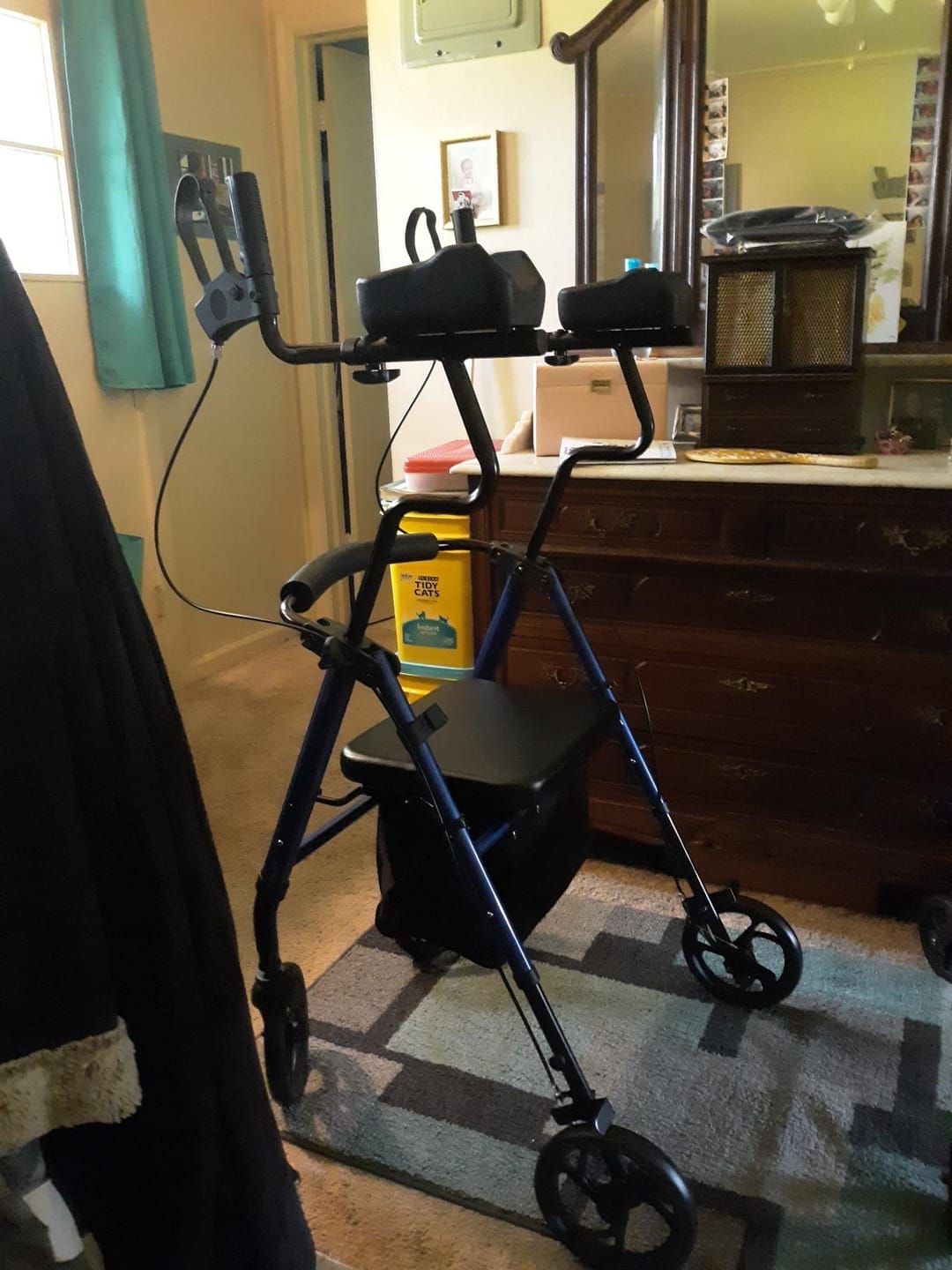 Customer photo review of MT-8151 Dual-Brake Upright Walker 8" Wheels