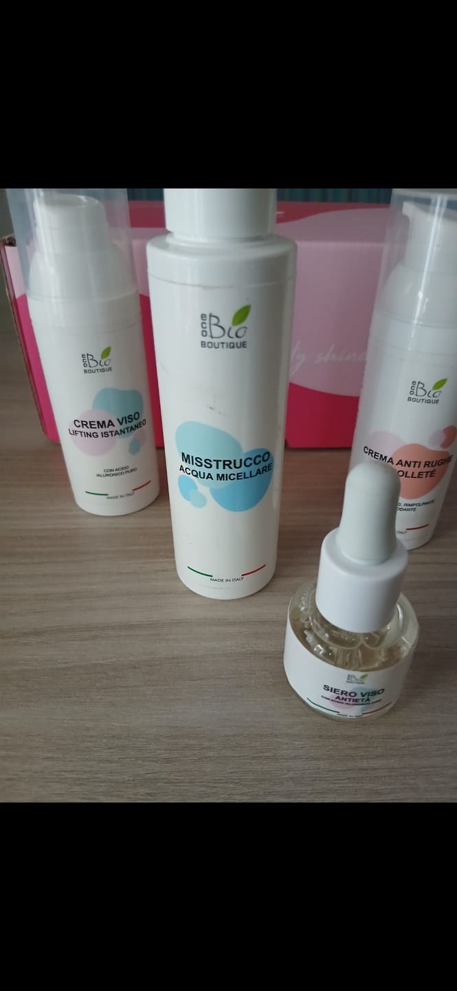 Customer photo review of Crema Anti Rughe Décolleté