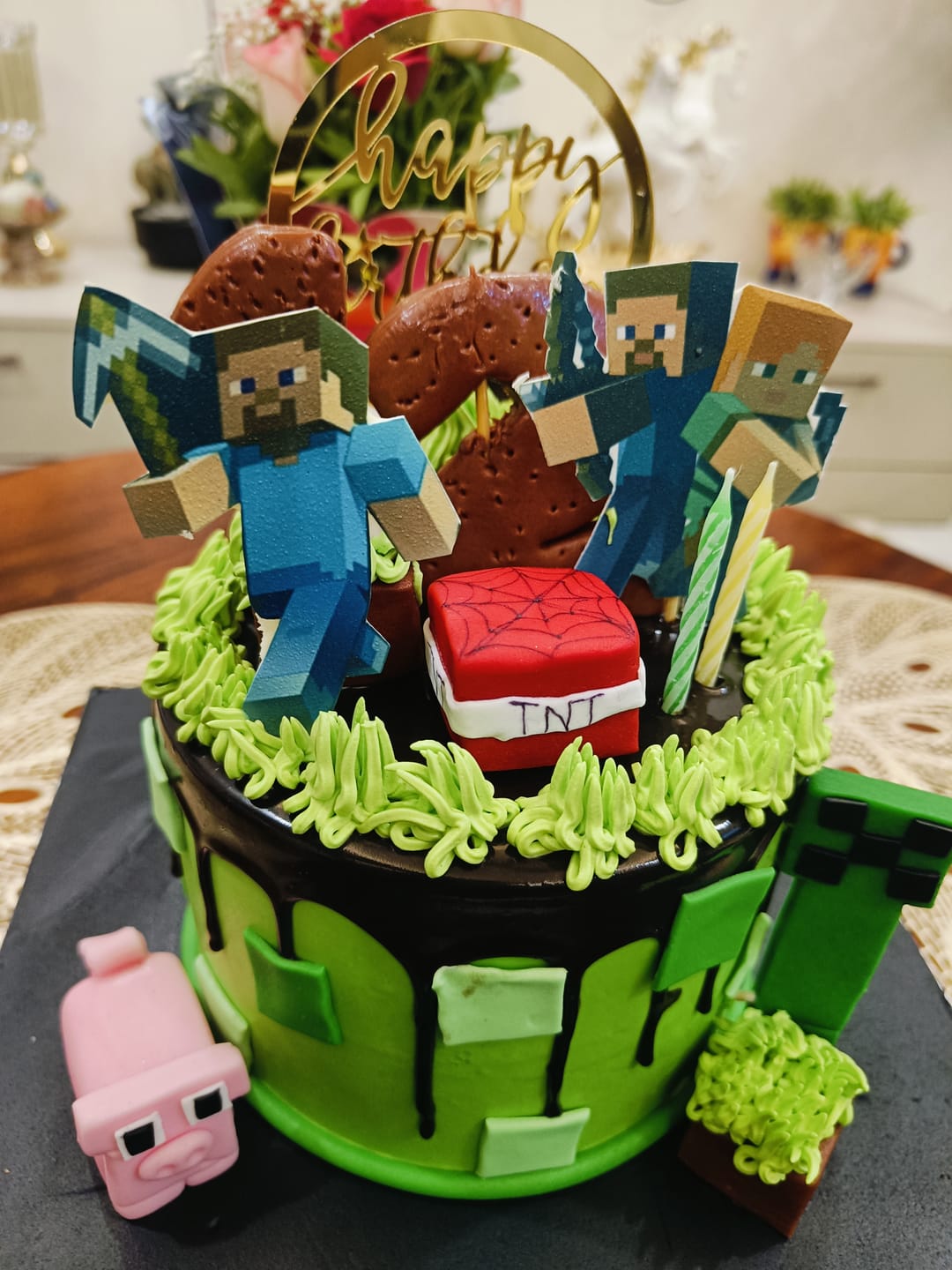 Customer photo review of Minecraft Drip Design Cake for Kids