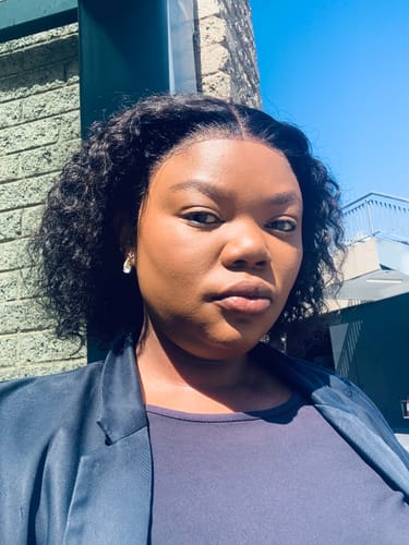 Customer photo review of Brazilian Lace Front Wig Deep Wave - 1B - 10"