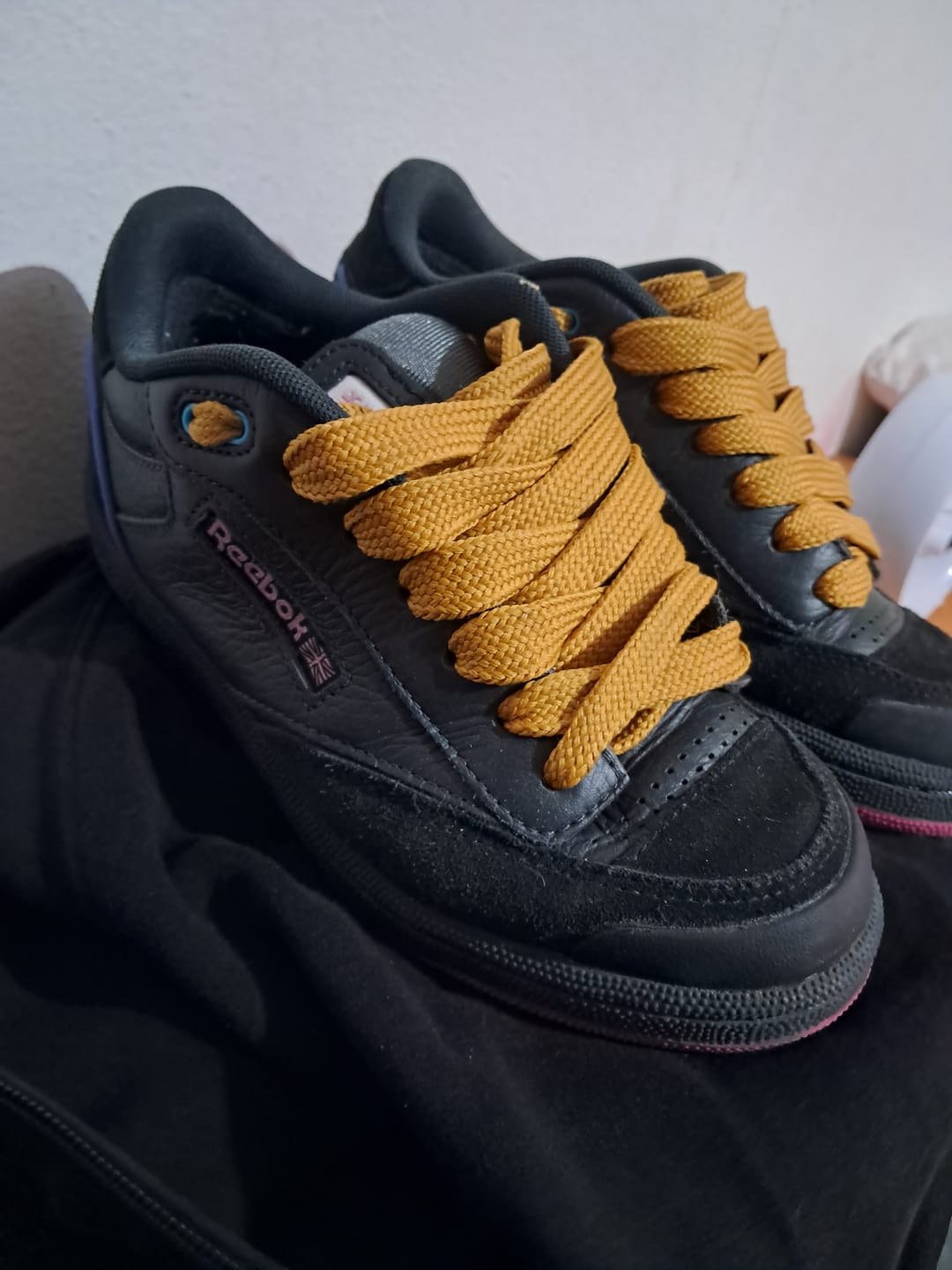 Customer photo review of Zapatilla Reebok Club C Bulc Negro Mujer Negro