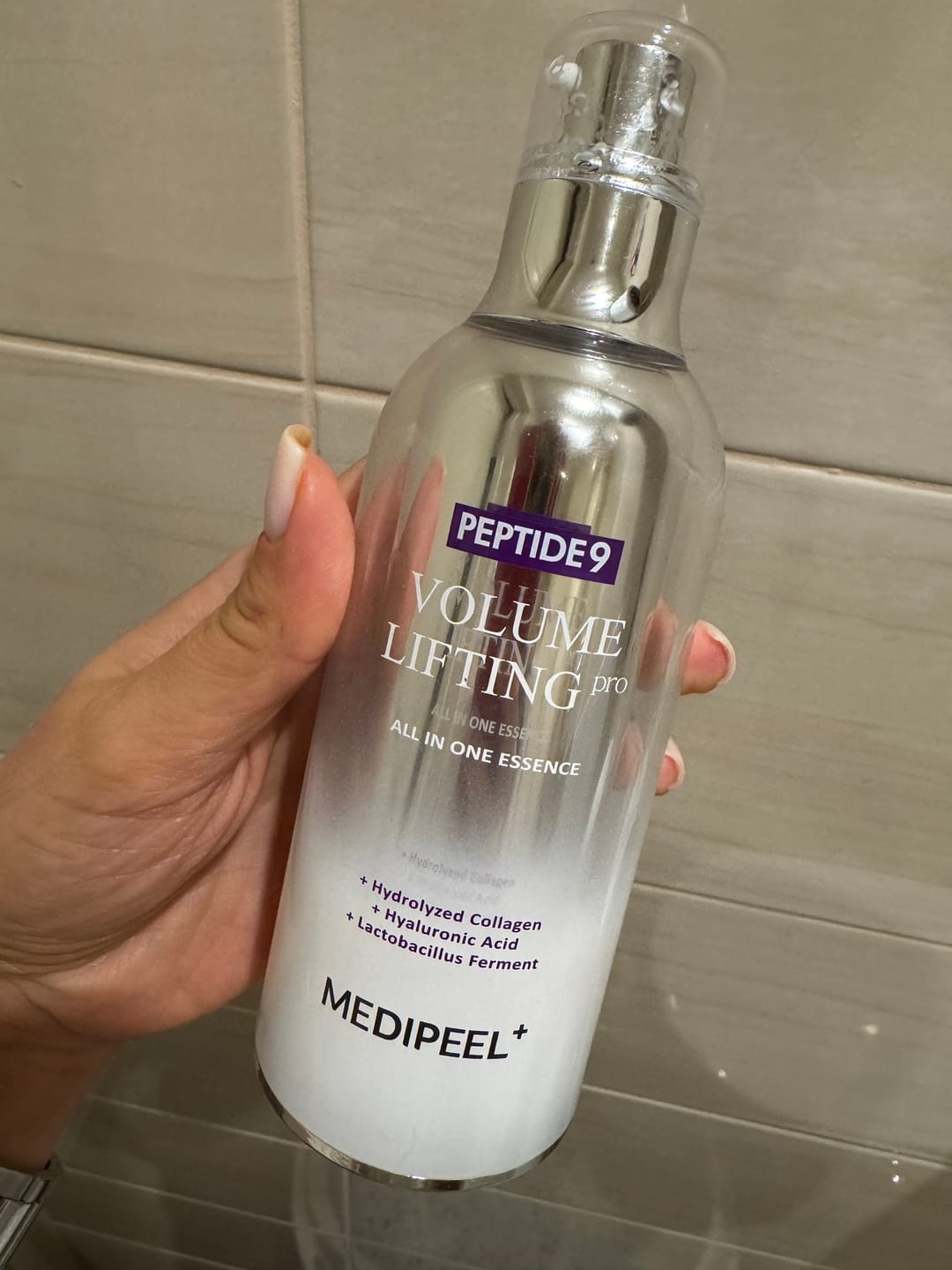 Customer photo review of Skābekļa liftinga esence ar peptīdiem Medi-Peel Peptide 9 Volume Lifting All In One Essence PRO