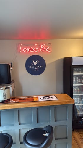 Customer photo review of Custom Neon: Lennie’s Bar