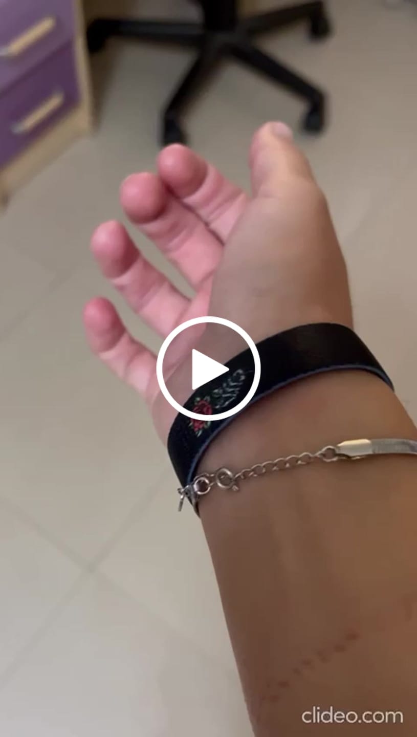 Customer video review of Pulsera Cleopatra 4MM