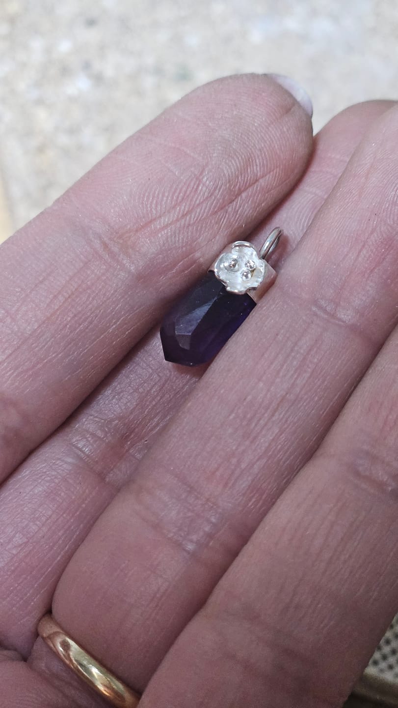 Customer photo review of PUNTA FACETADA DE AMATISTA NATURAL 12x6 MM