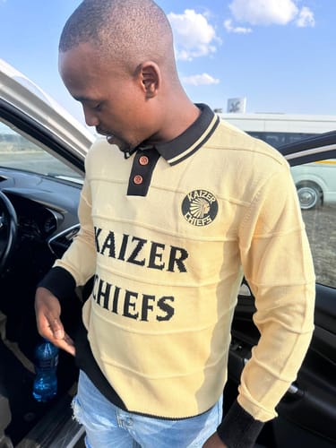 Customer photo review of Kaizer Chiefs Long Sleeve Knitted Jersey-Butter