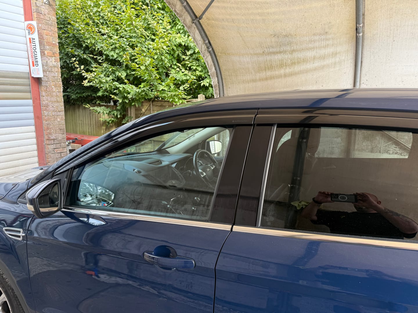 Customer photo review of Auto Clover Wind Deflectors Set for Ford Kuga 2012 - 2019 (6 pieces)