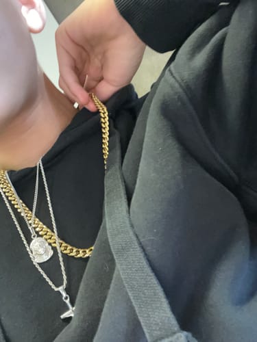 Reseña con foto de un cliente sobre Cadena Cuban Link Oro 8mm