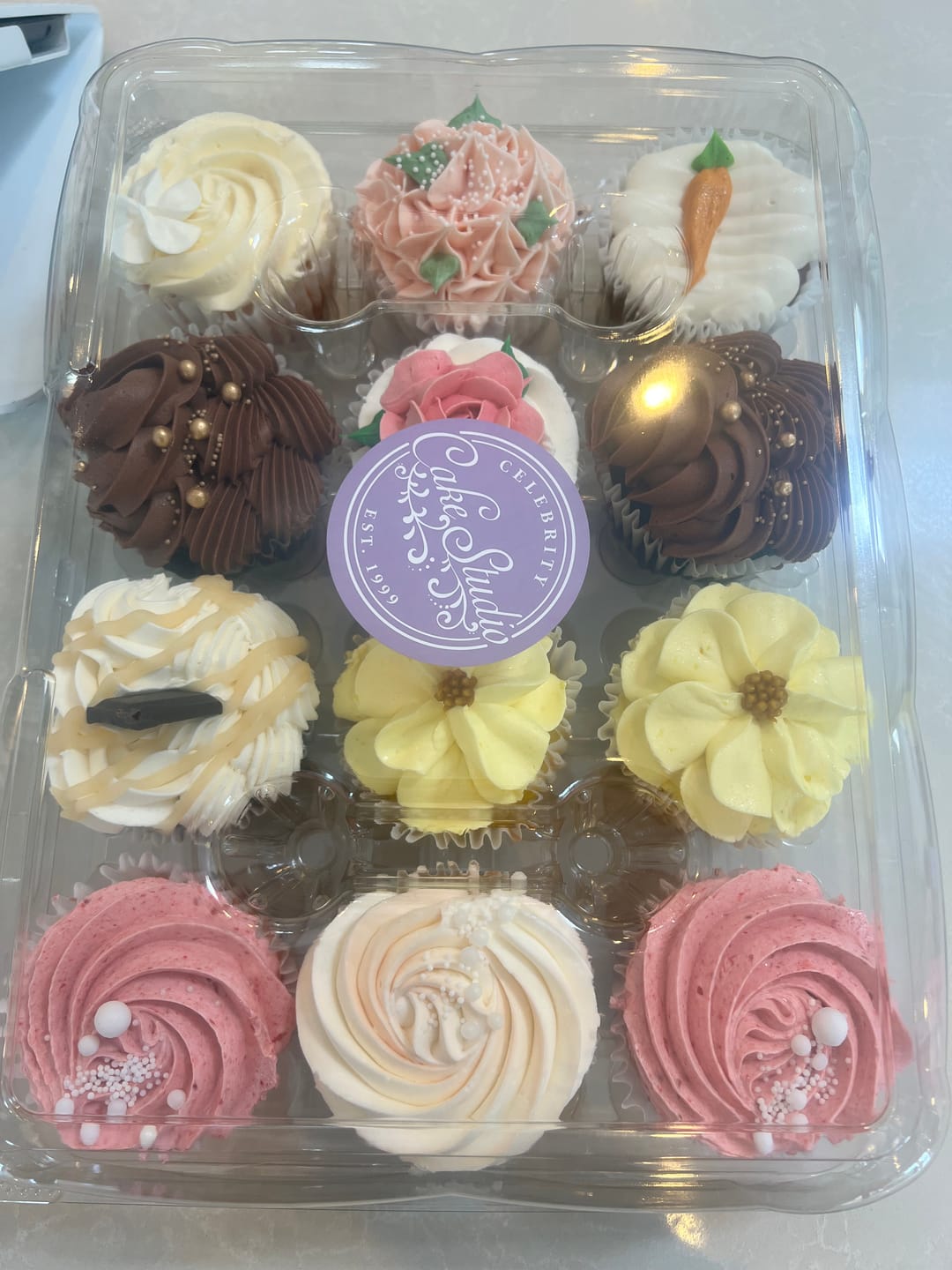 Customer photo review of Cupcakes