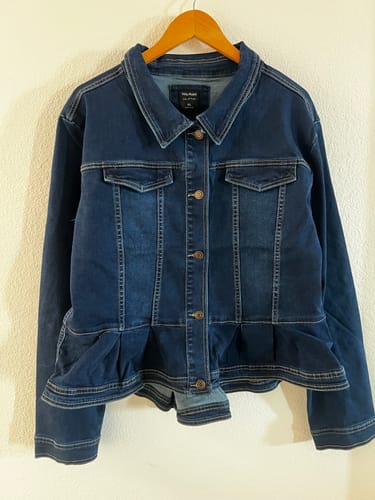 Customer photo review of PLUS SIZE LONG SLEEVE BUTTON CLOSURE RUFFLE BOTTOM HEM POCKETS DENIM JACKET