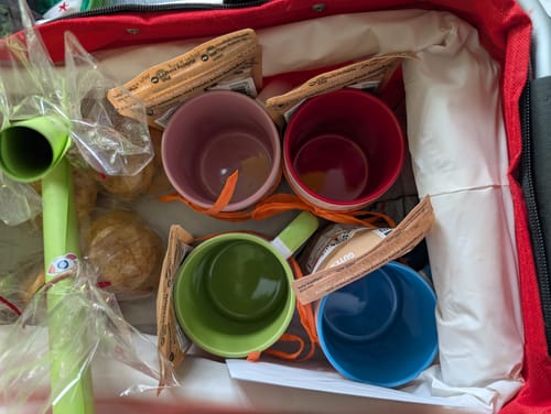 Customer photo review of Erzieherin Abschiedsgeschenk Tasse Abschied Kindergarten Geschenkidee Kaffee-Becher Spruch Danke Für Das Kuscheln