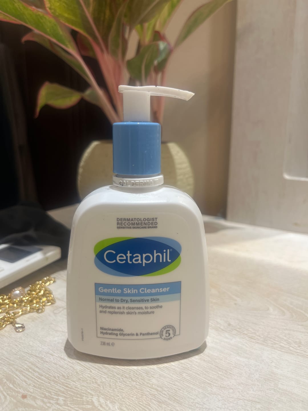 Customer photo review of غسول سيتافيل للبشرة العادية الى الجافة والحساسة - 236مل