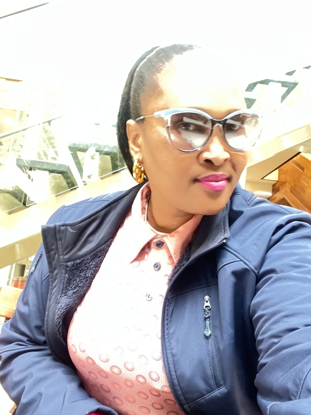 Customer photo review of Straight Natural Black Clip In Ponytail