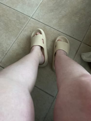 Customer photo review of HappyFlops