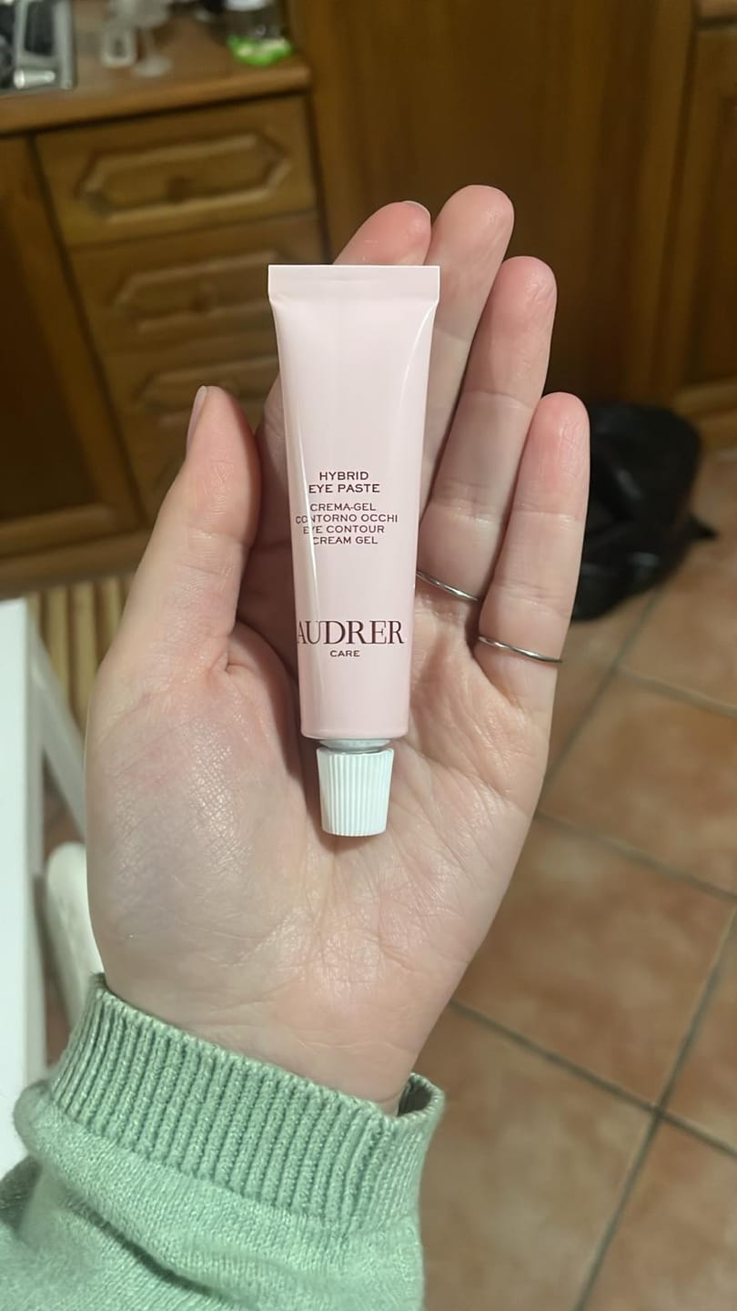Customer photo review of Hybrid Eye Paste