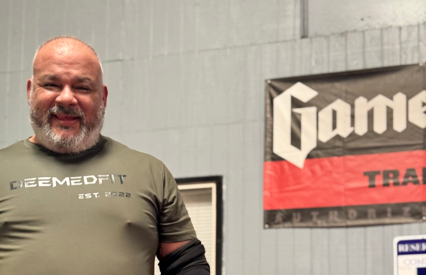 Customer photo review of Men’s Gym Tee “Compellence” -Olive
