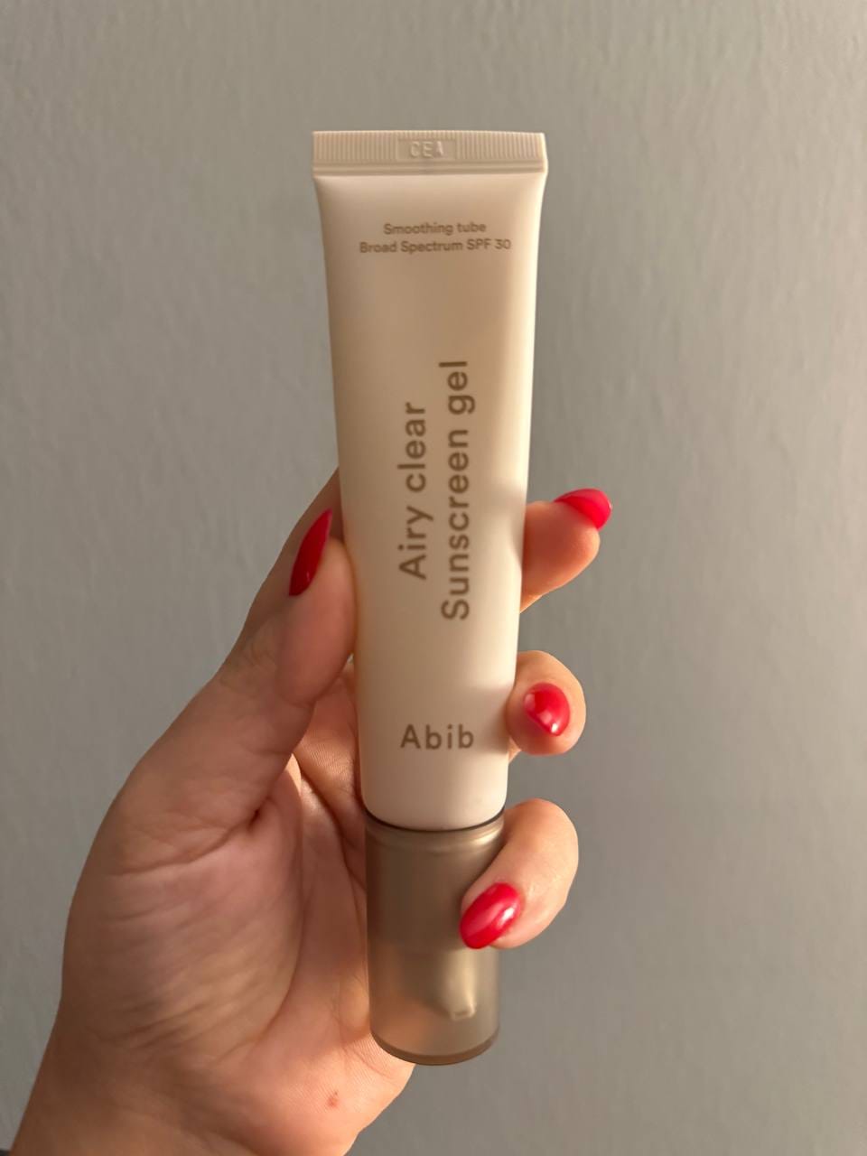 Customer photo review of Airy clear sunscreen gel Smoothing tube