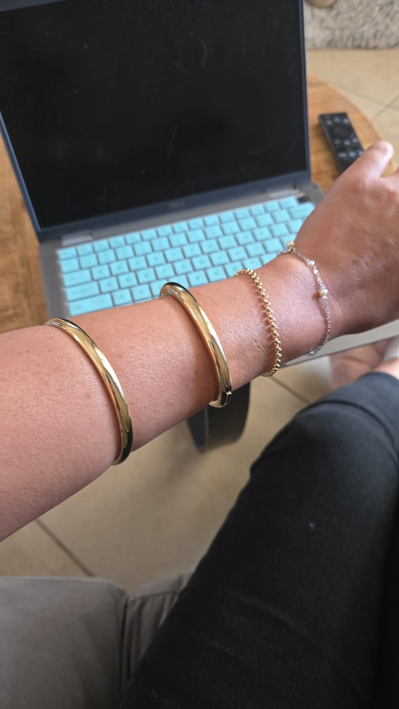Customer photo review of Bold Oval Bangle