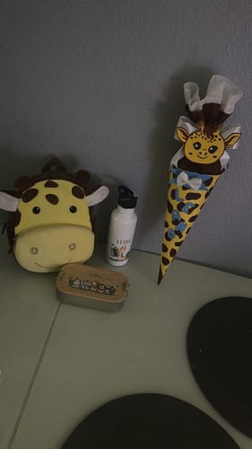 Kundenbewertung mit Foto zu Printed drinking bottle & lunch box set - animal group safari - personalized with name - with lid - gift for school enrollment - boys and girls - Trennwand: 2x Trennwand, Motiv Flasche: Giraffe, Personalization: Leano