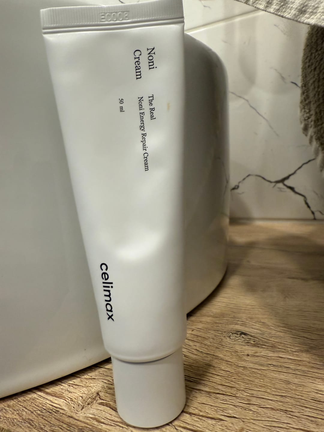 Customer photo review of Atjaunojošs krēms ar noni ogu ekstraktu Celimax The Real Noni Energy Repair Cream