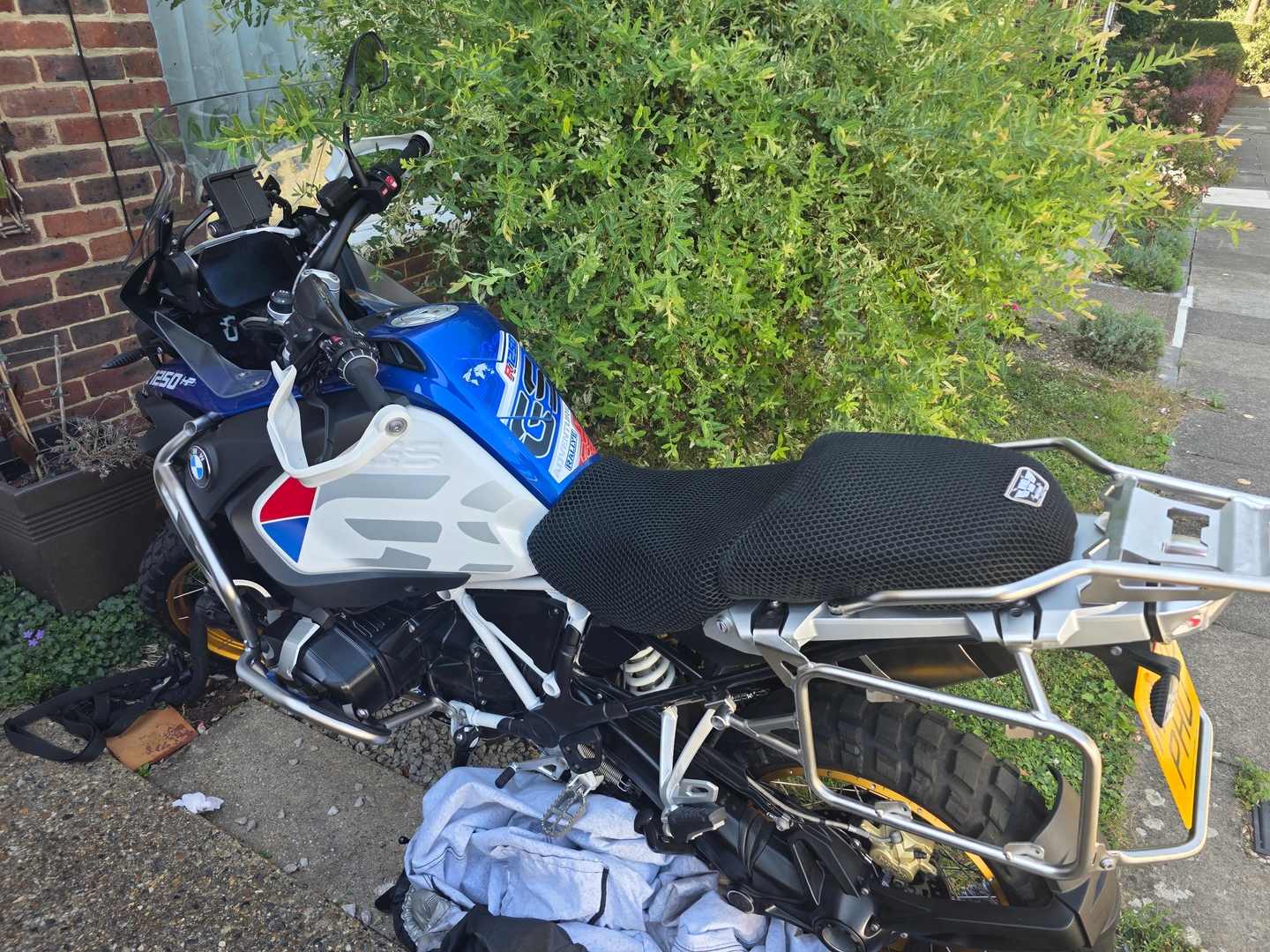 Wind Rider mesh seat cover on a BMW R 1250 GS Adventure