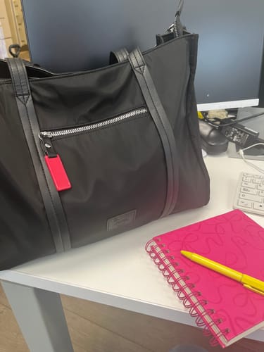 Reseña con foto de un cliente sobre Cartera De Hombro Notebook Office