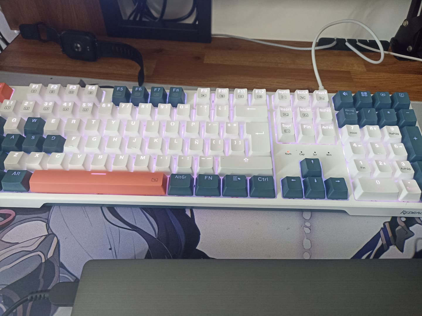 Customer photo review of Teclado Mecanico Redragon Trundle K668WBO-RGB Sw Red Españ