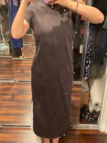 Customer photo review of Song Lü 松露 Dark Truffle Republic of China Plaid Jacquard Short Sleeve Qipao