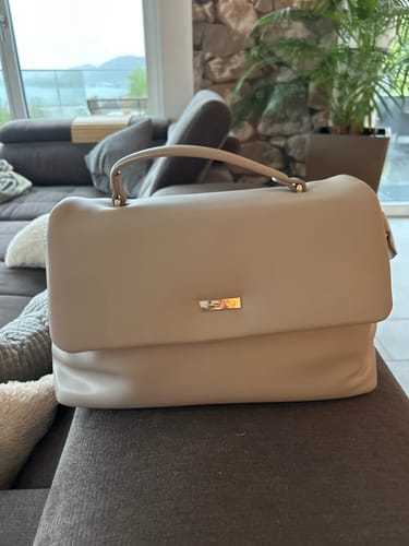 Customer photo review of LEILANI - TAUPE