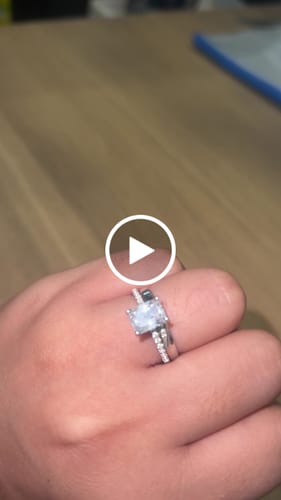 Customer video review of GWEN