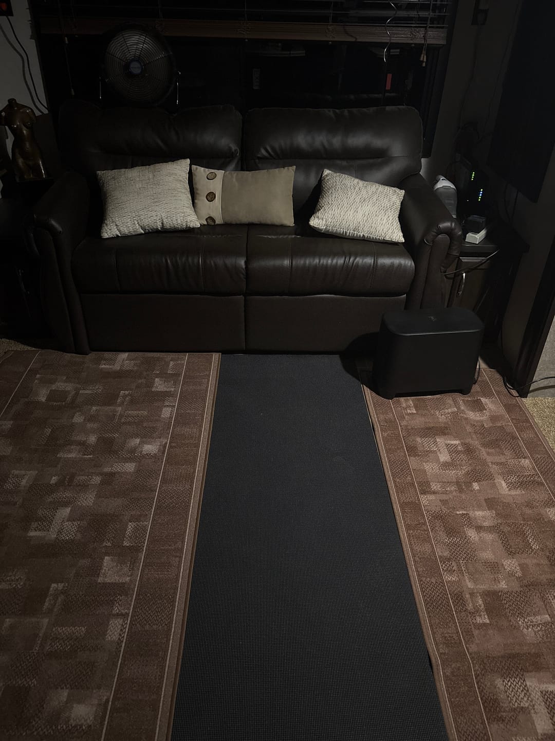 Customer photo review of GXMMAT Extra Thick Large Yoga Mat 7'x5'x9mm