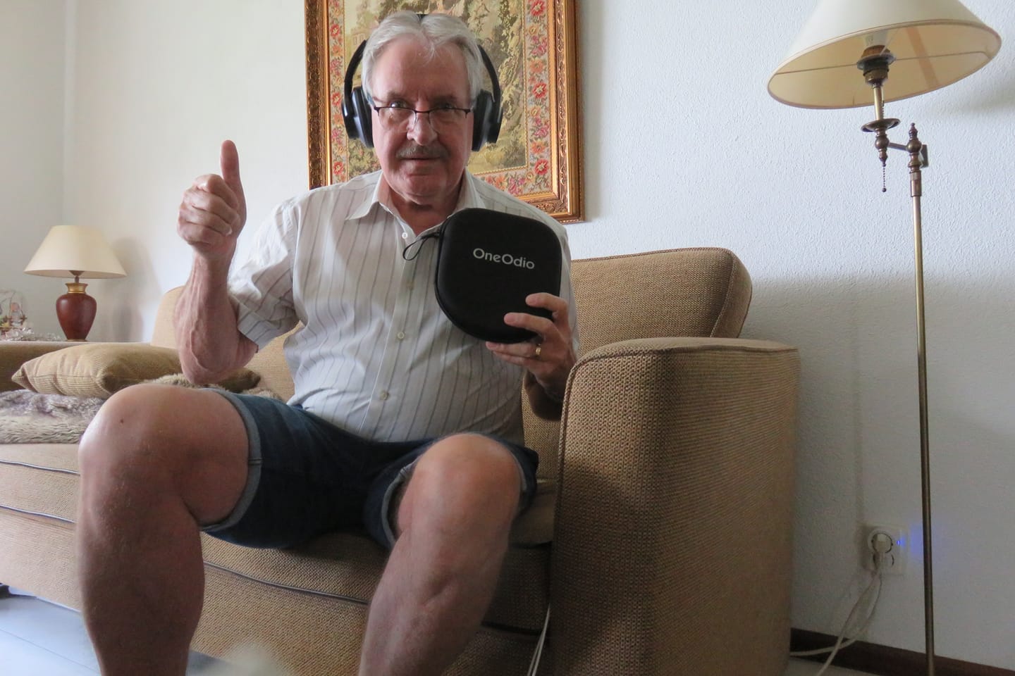 Customer photo review of Oneodio A Series - Bluetooth 5.0 Active Noise Cancelling Wireless Headphones - Built-in Microphone, Type C Charging & Carry Case