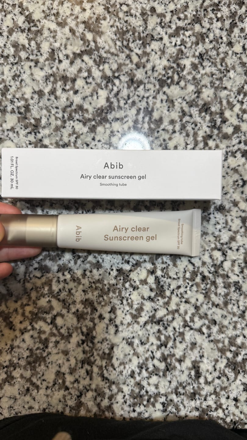 Customer photo review of Airy clear sunscreen gel Smoothing tube