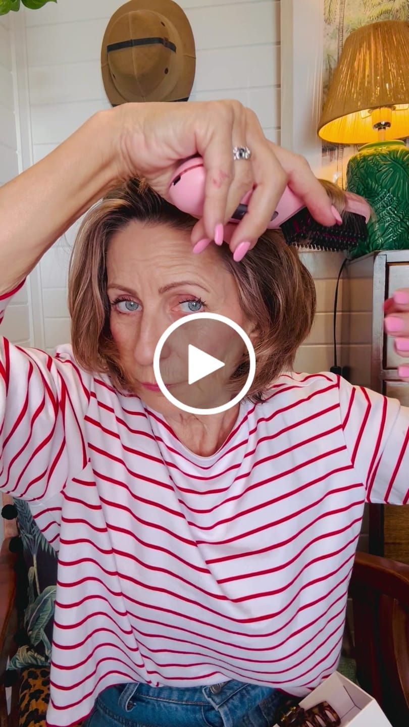 Customer video review of The Glow Wave™ | Wireless Heated Brush