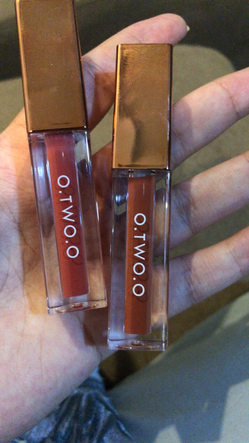 Customer photo review of O.TWO.O MATTE LOCK COLOR LIP GLAZE SET