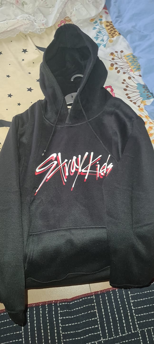 Customer photo review of STRAY KIDS GO Hoodie
