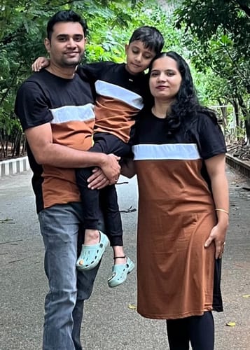 Customer photo review of Black-White-PeanutBrown Color Block Family Matching Tshirts